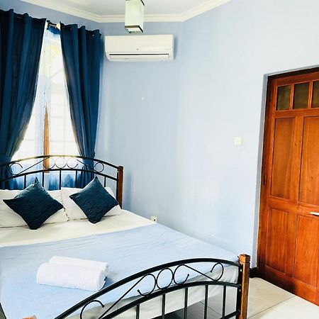 Skylight Villa Канди Екстериор снимка
