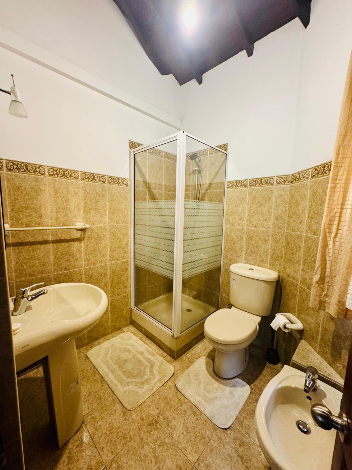 Skylight Villa Канди Екстериор снимка